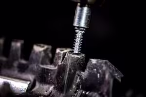 iGrip screw stud